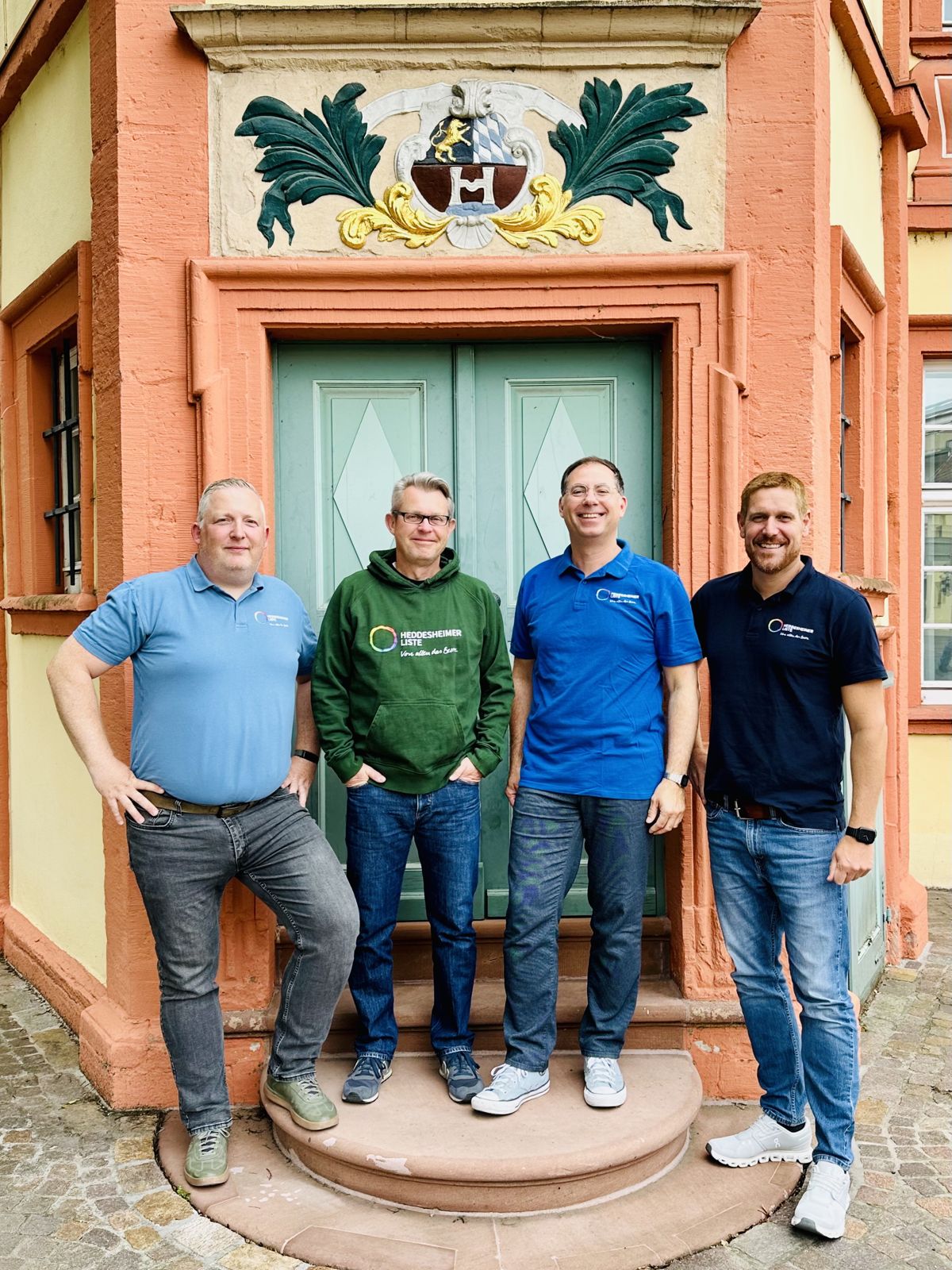 Der Vorstand der Heddesheimer Liste vor dem Alten Rathaus in Heddesheim